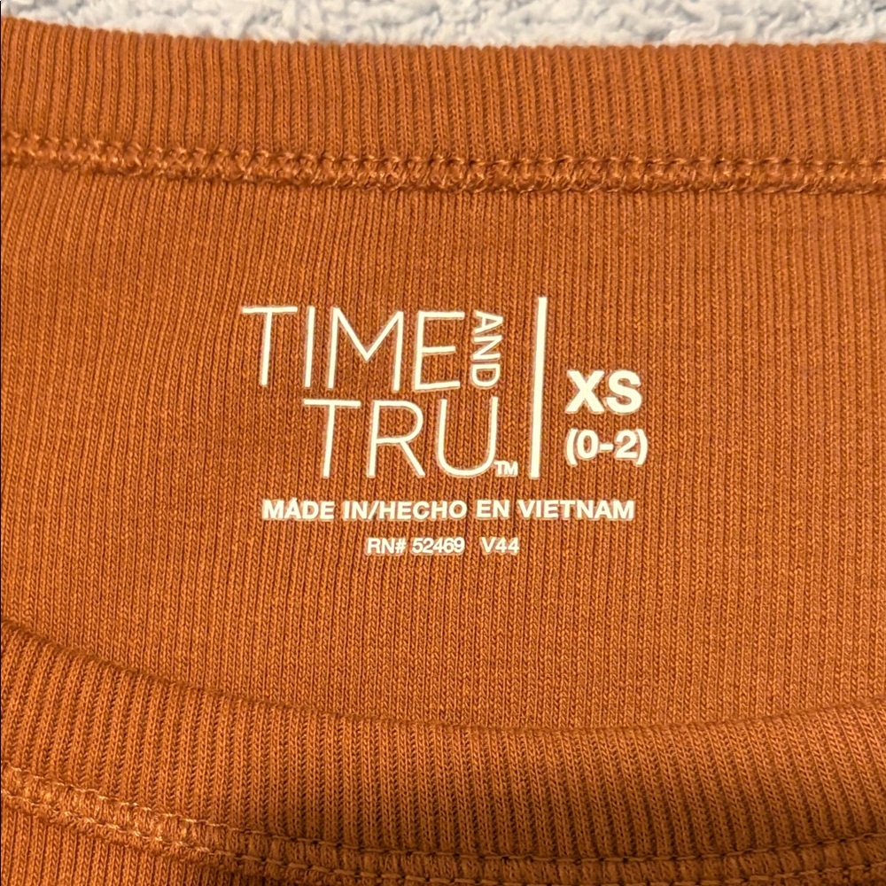 Time and Tru Black and Brown Women’s Tee Bundle - Picture 2 of 9